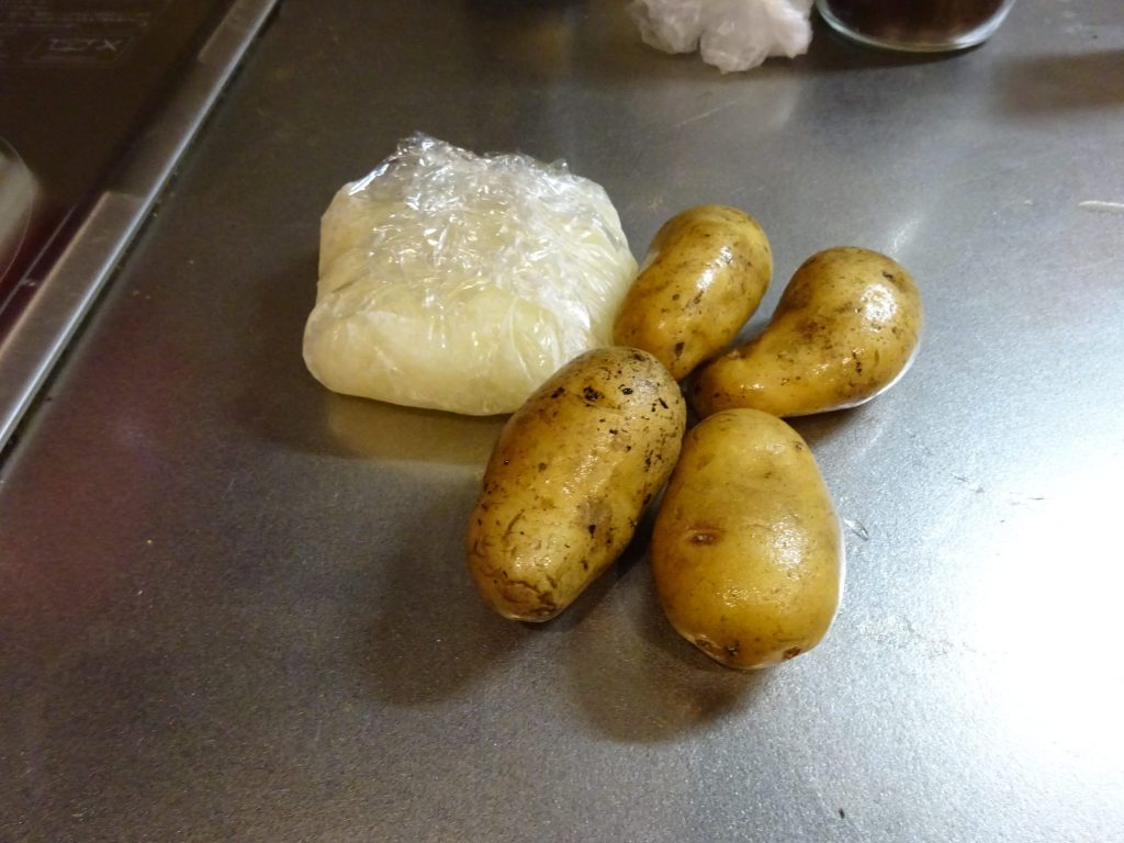 ジャガイモと玉ねぎのみじん切り冷凍