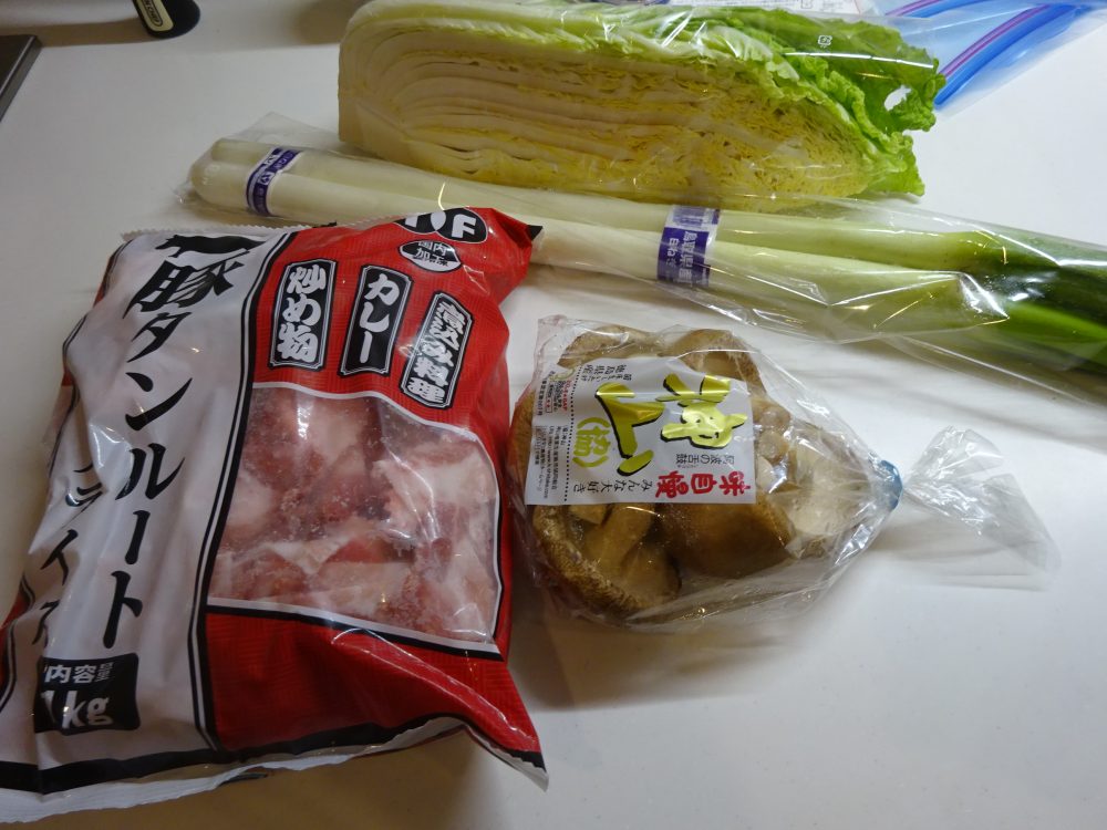 豚タン薄切りと白菜の炒め物